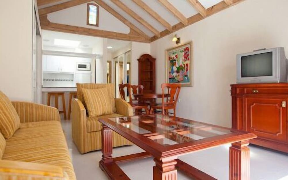 Sands Beach Resort 58/68