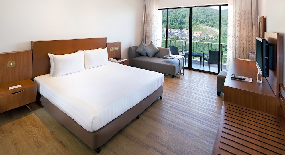 Bayview Beach Resort 34/78