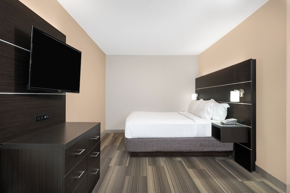 Standard, King Bed, Accessible