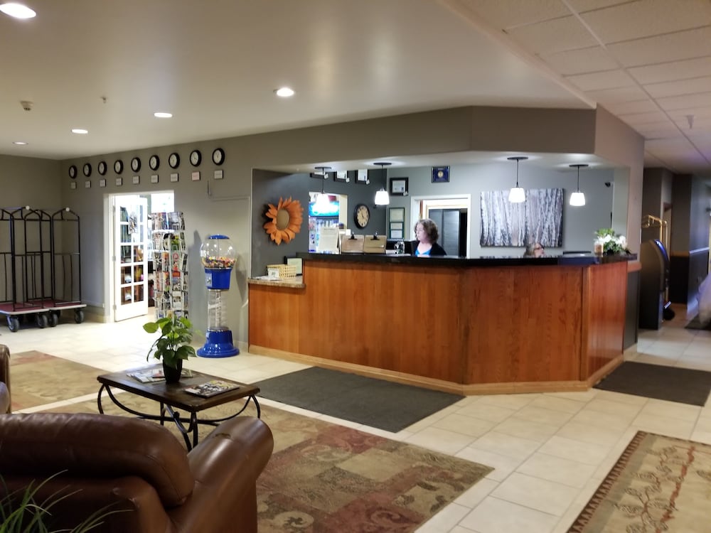 Grand View Inn And Suites 1/65
