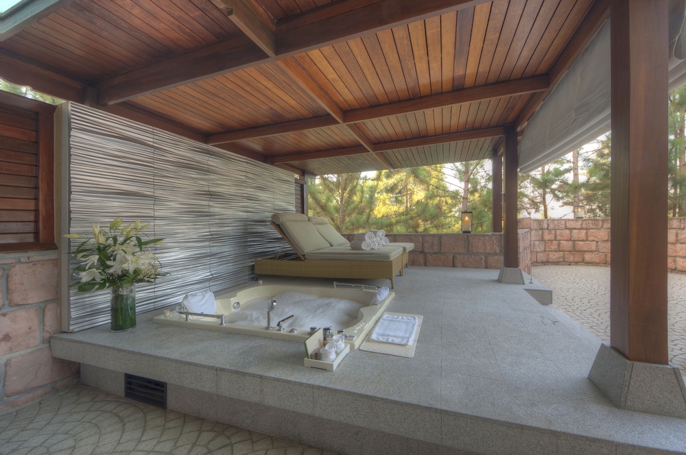 The Chateau Spa & Wellness Resort 49/60