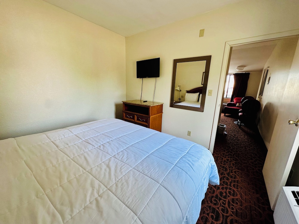 Bayshore Inn 4/40