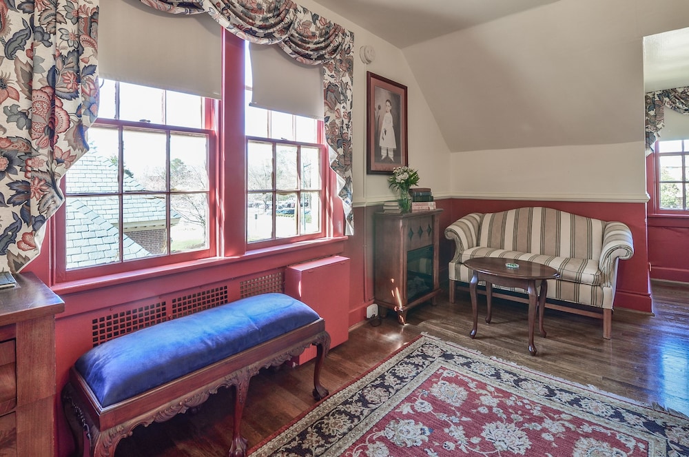 Cedars of Williamsburg Bed & Breakfast 34/50