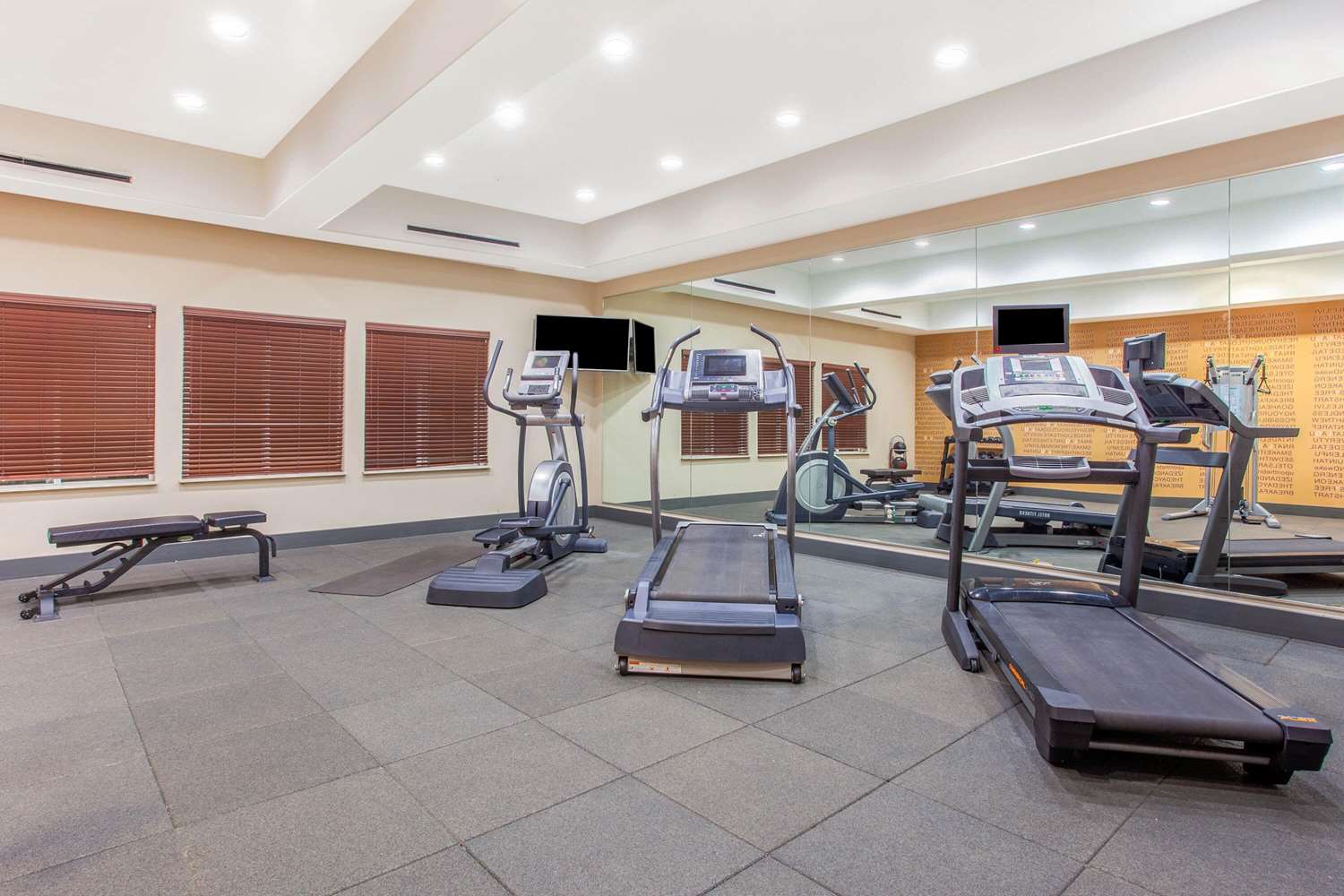 La Quinta Inn & Suites By Wyndham Gonzales Tx 9/17
