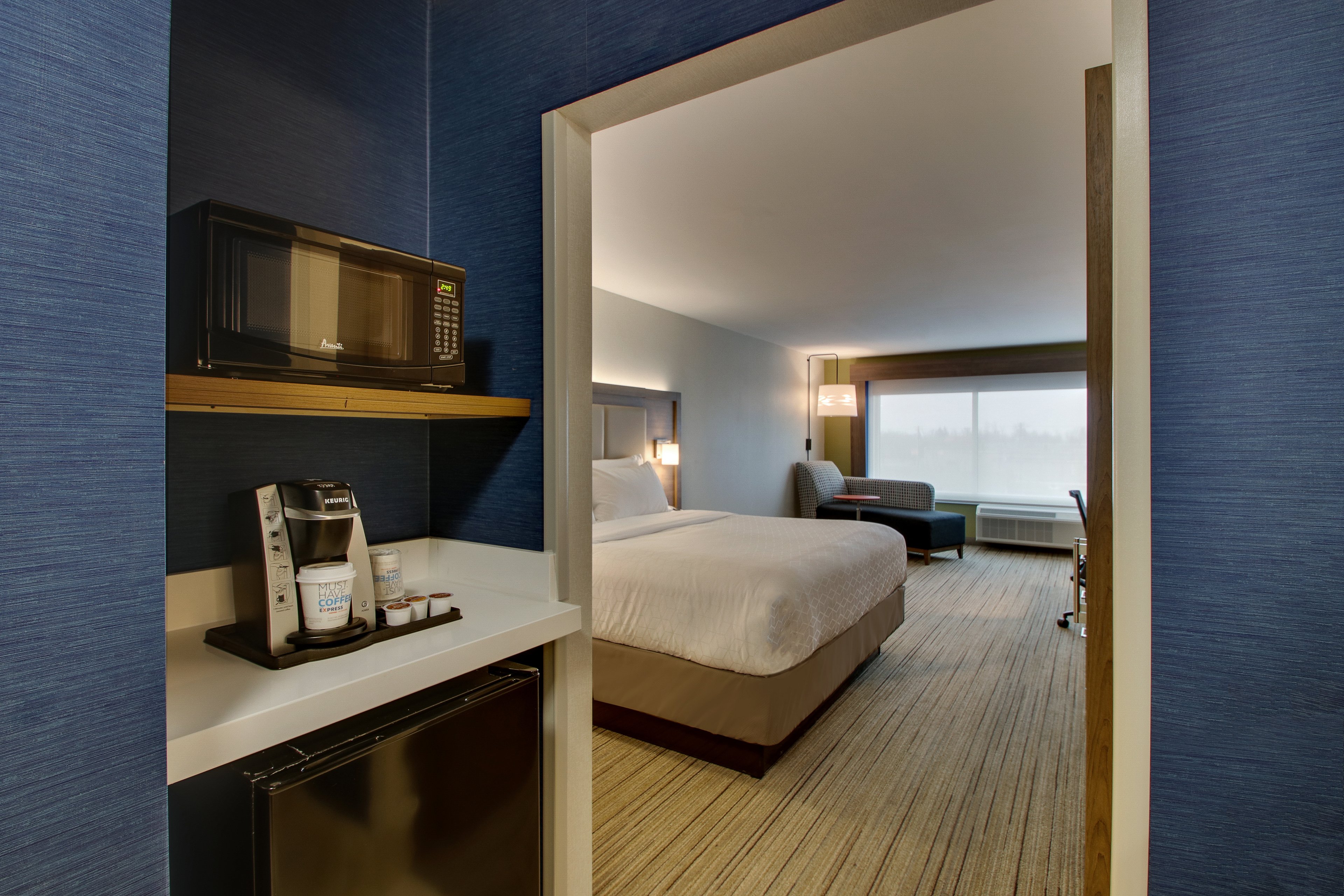 Holiday Inn Express and Suites Mt Sterling North 48/72