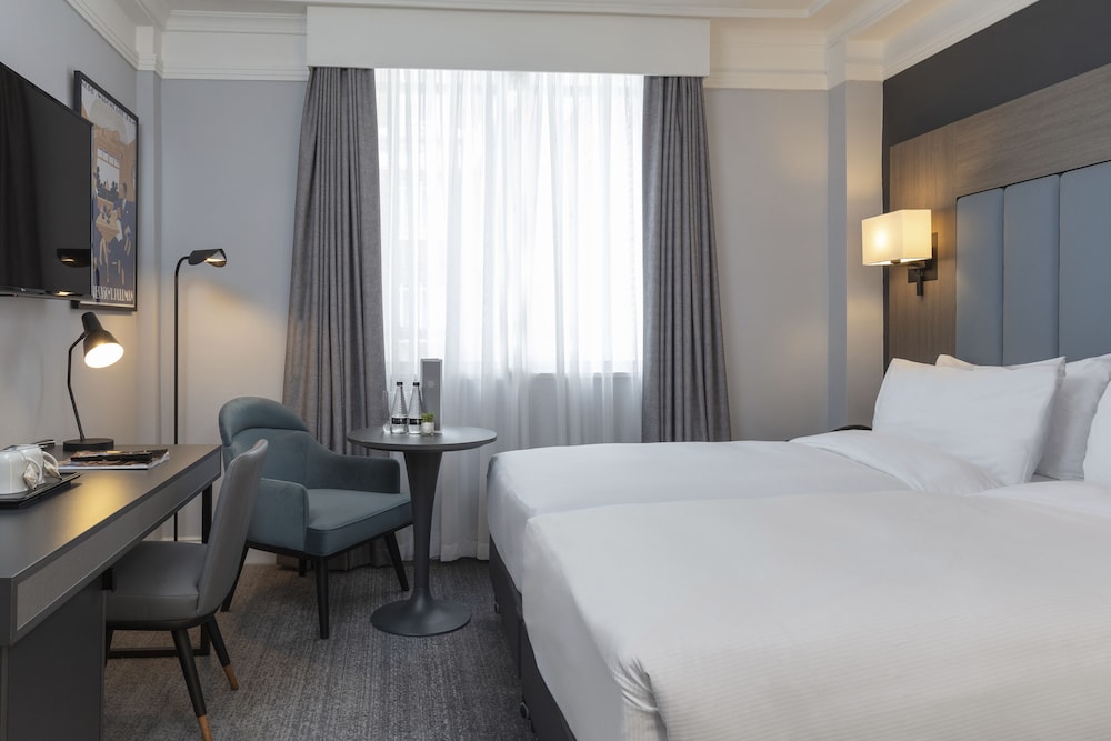 CLASSIC, TWIN BEDS