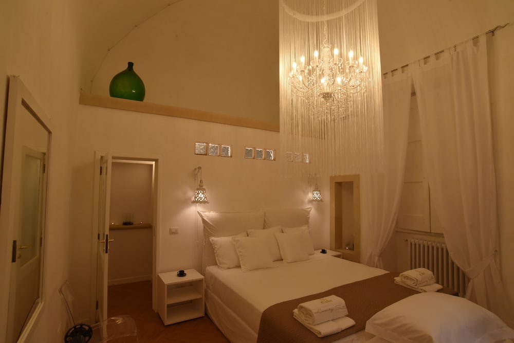 Cadelli Luxury Suite 23/48