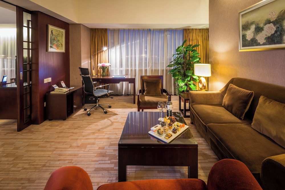 Pullman Guangzhou Baiyun Airport Hotel 52/77