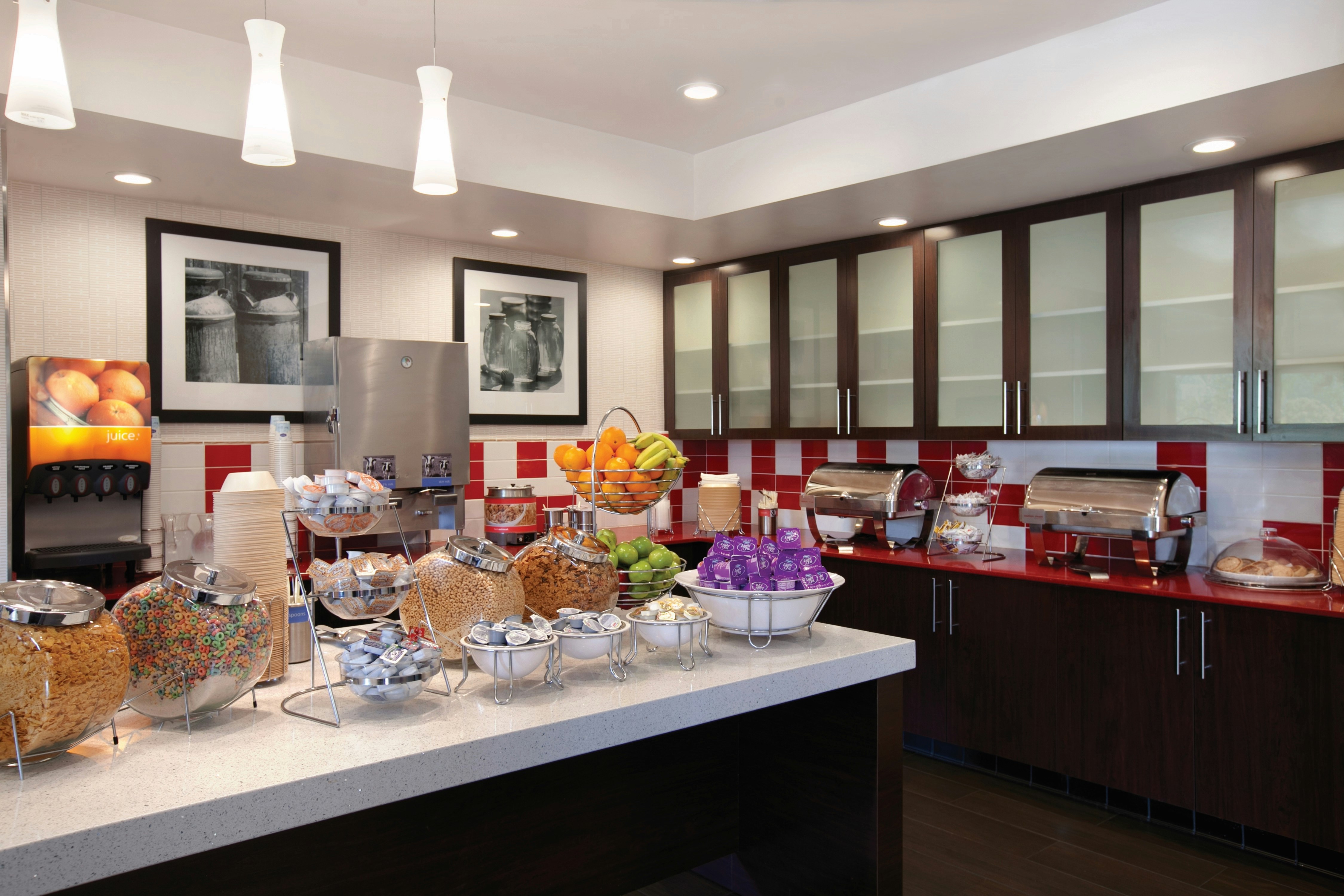 Hampton Inn & Suites Anaheim - Garden Grove 25/44