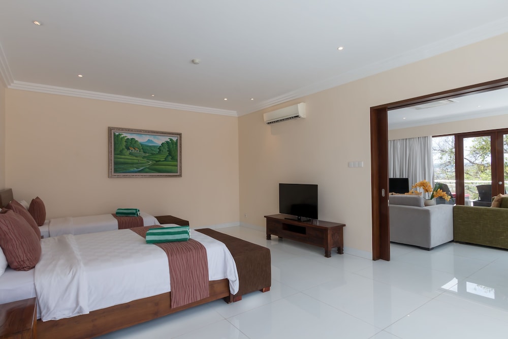 Peninsula Bay Resort 9/50