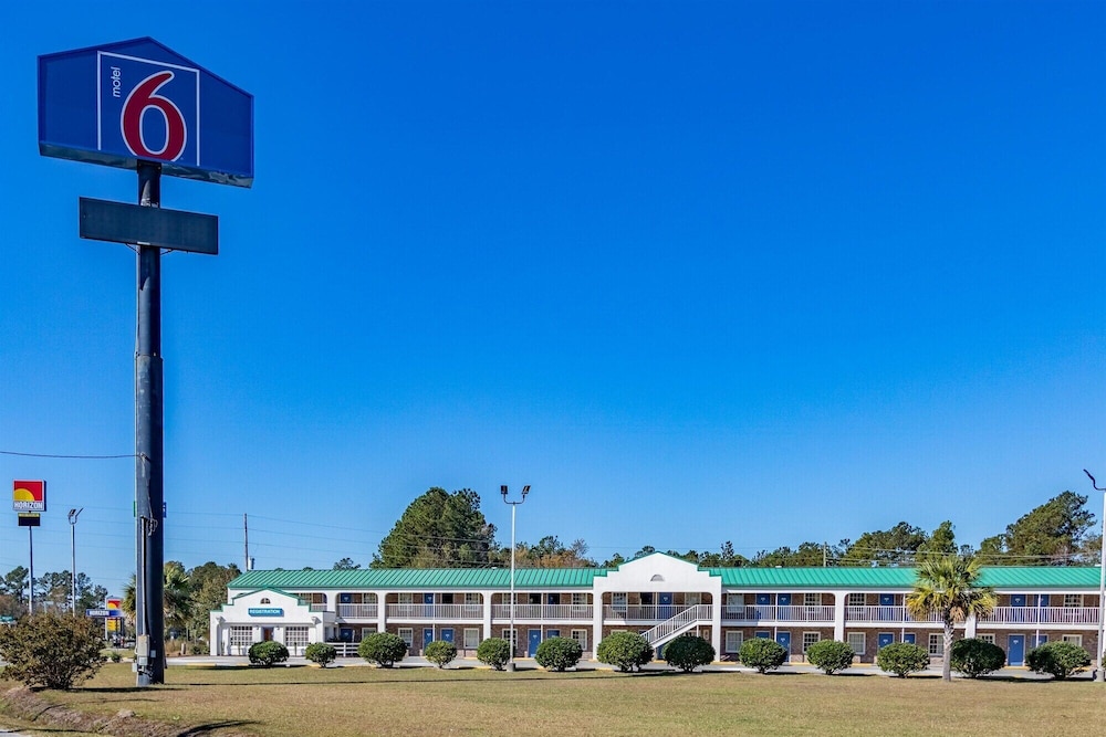 Motel6 Walterboro, SC 7/37