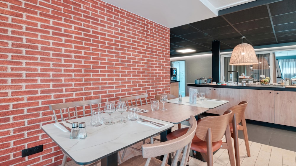 CAMPANILE DREUX 44/59