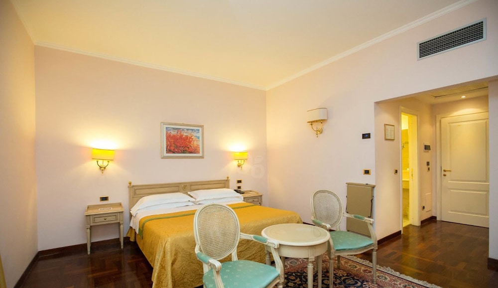 Grand Hotel Villa Politi 41/59