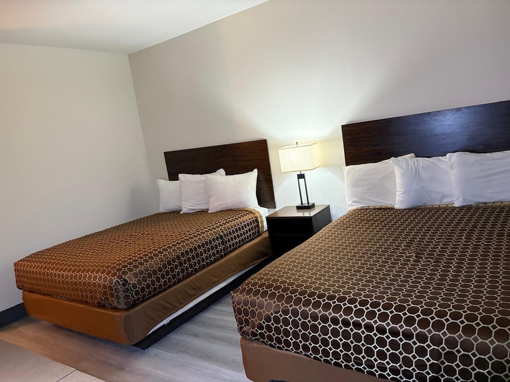 Regency Inn 16/59
