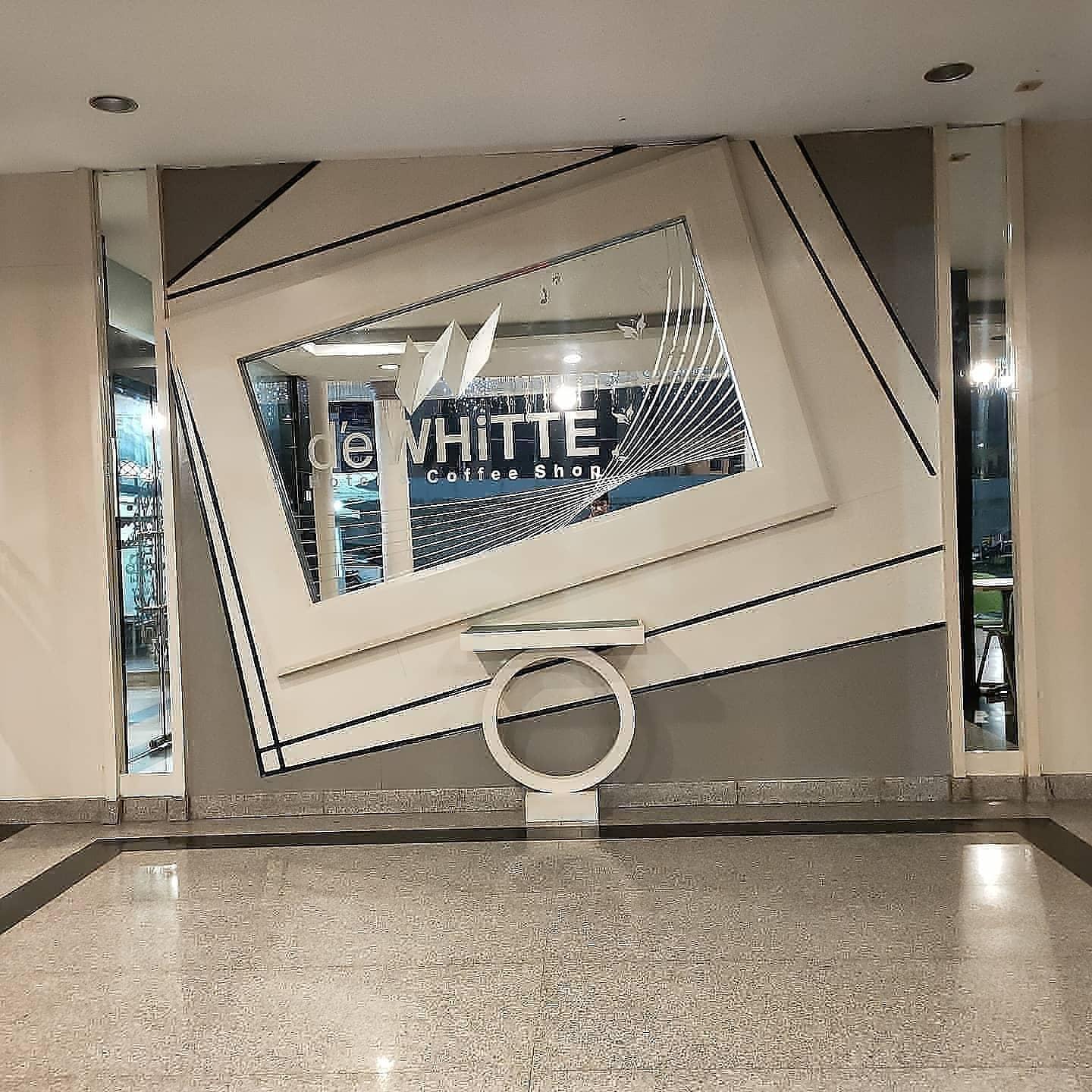 d'eWHiTTE Hotel 7/31