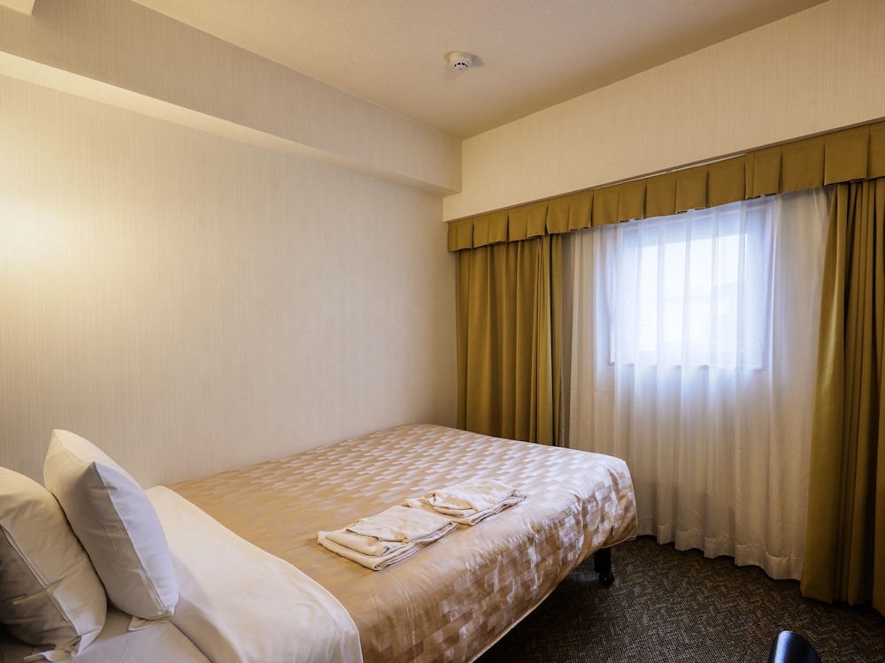 ROOM, DOUBLE BED