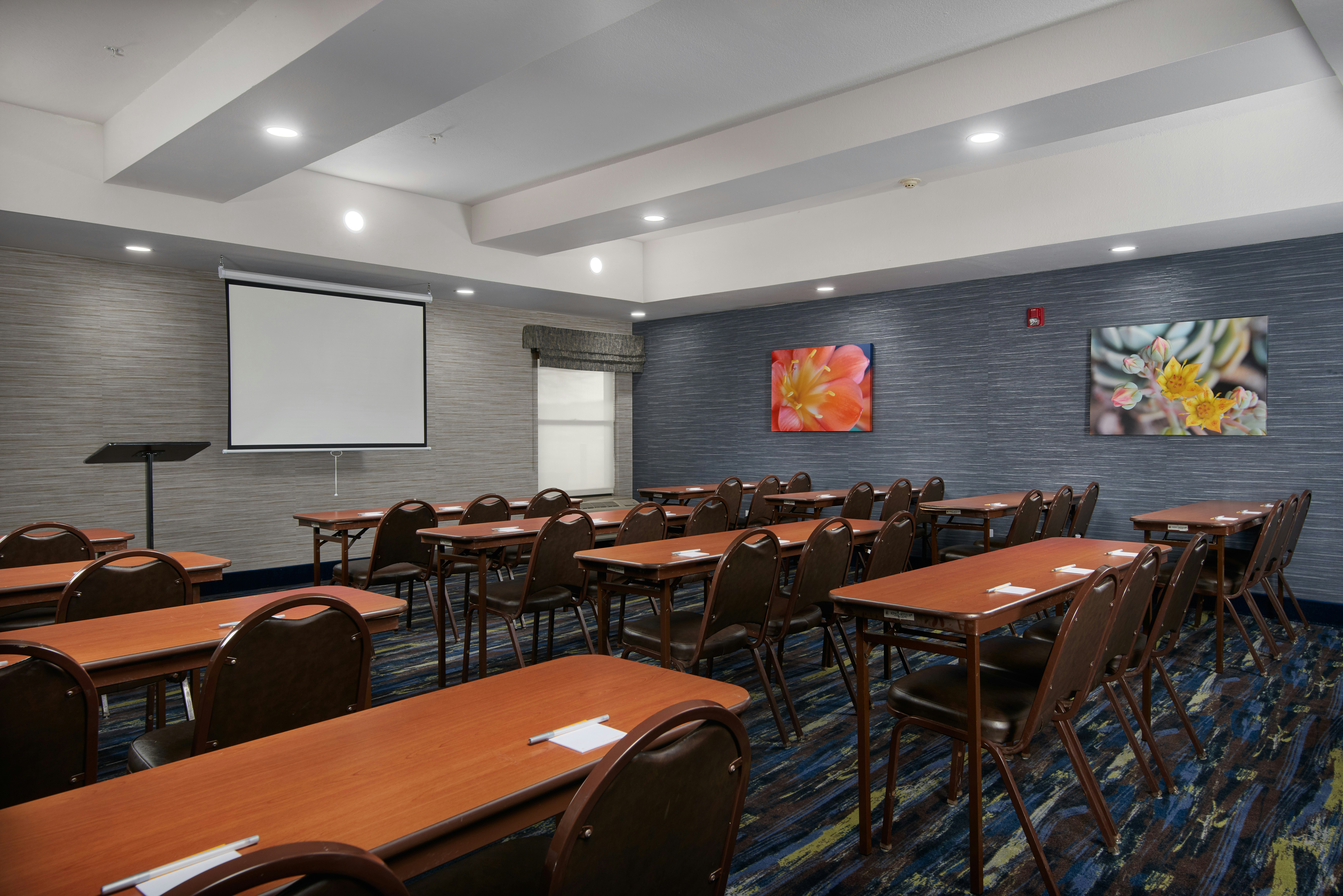 Hampton Inn By Hilton Eagle Pass 31/37
