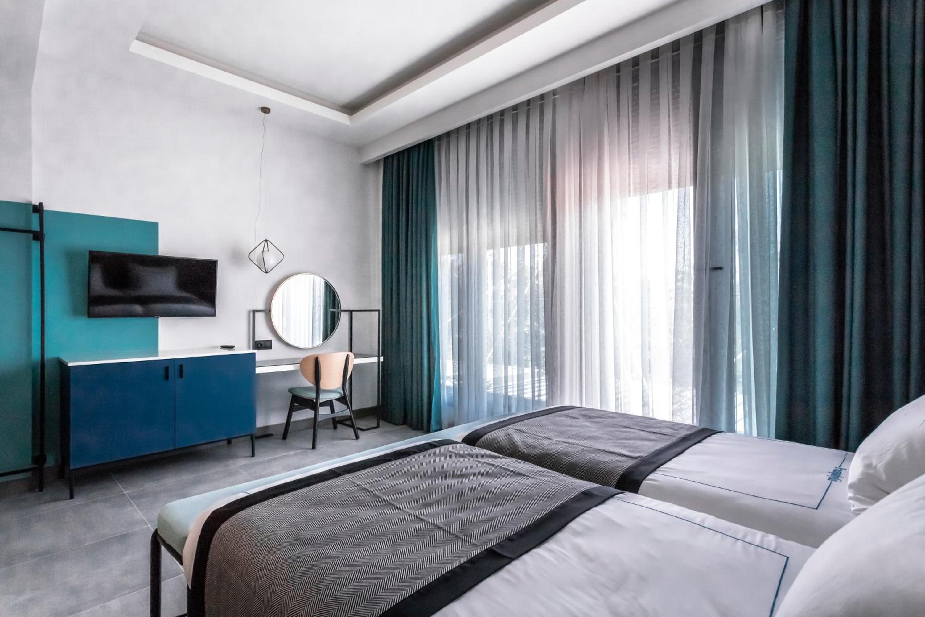 PAMPHYLIA HOTEL 12/50