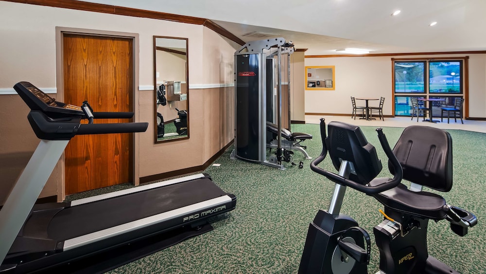 Baymont Inn and Suites by Wyndham Farmington, MO 31/62