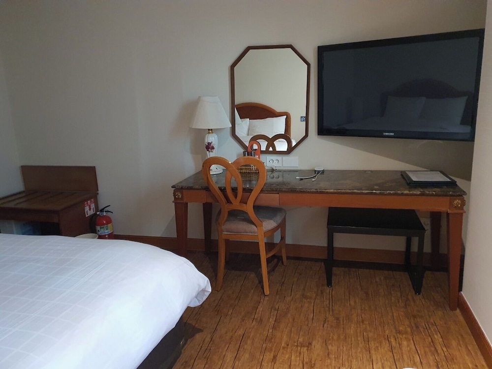 KARAK TOURIST HOTEL 14/50