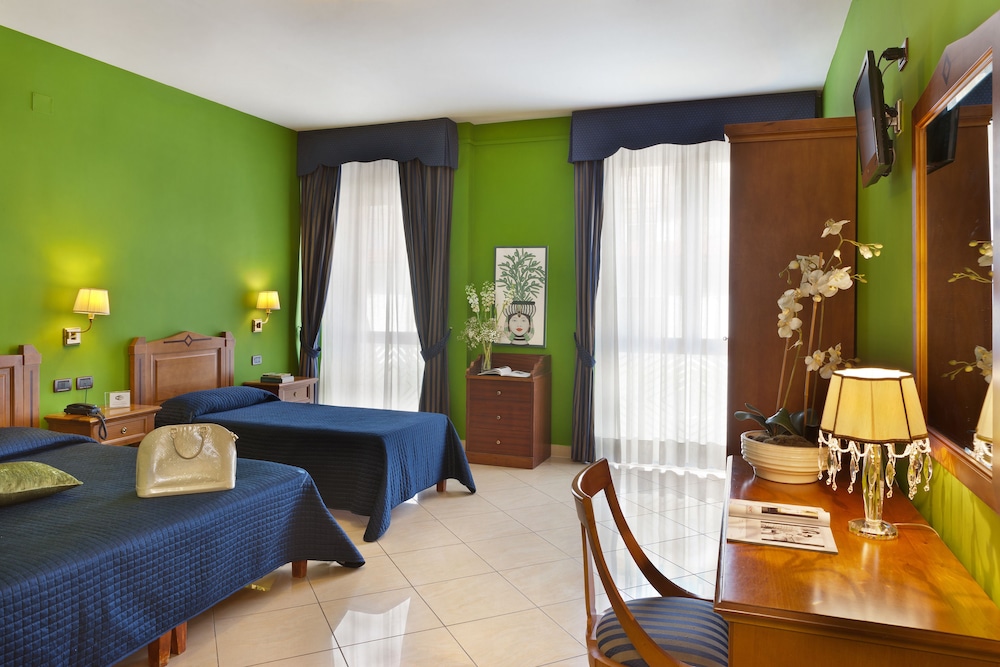Ulisse Deluxe Hostel 11/42