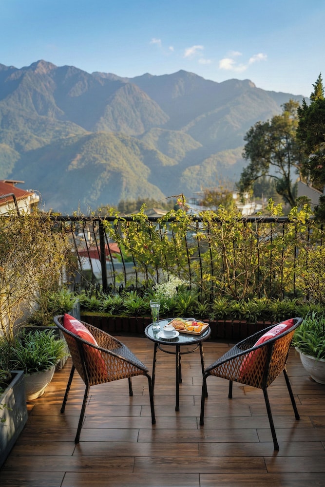 DeLaSol Sapa Hotel 44/50