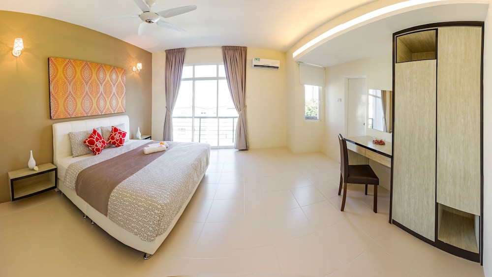 Shamrock Beach Villas 12 15/40