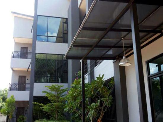 House 945 1/24