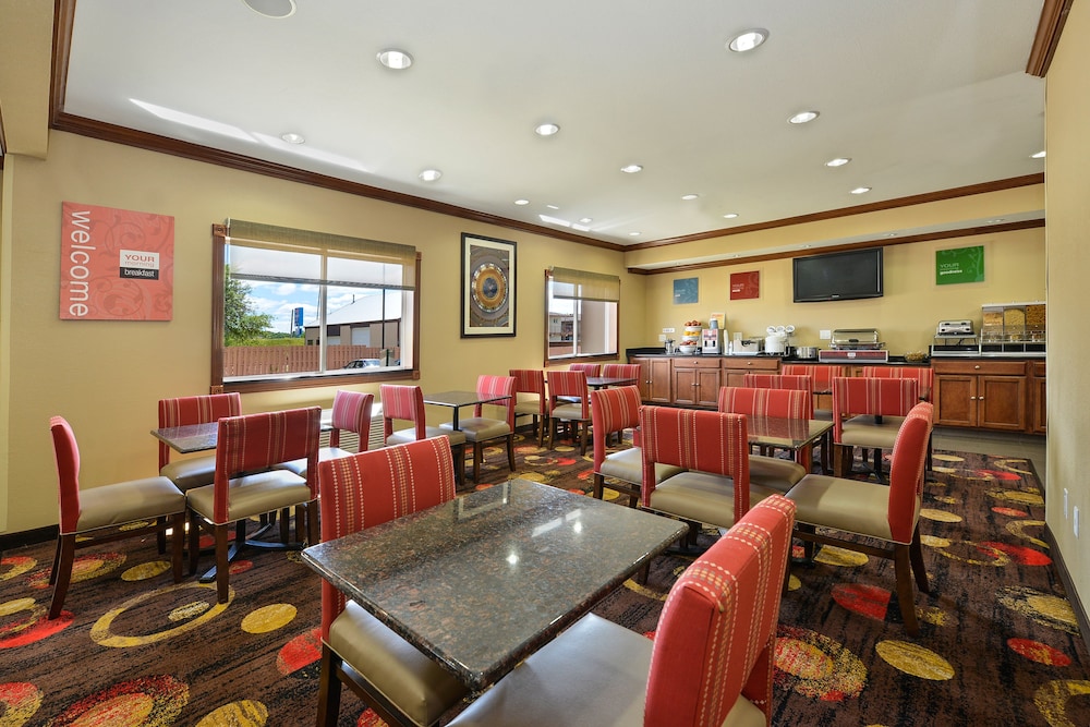 Comfort Inn and Suites Coralville 43/49