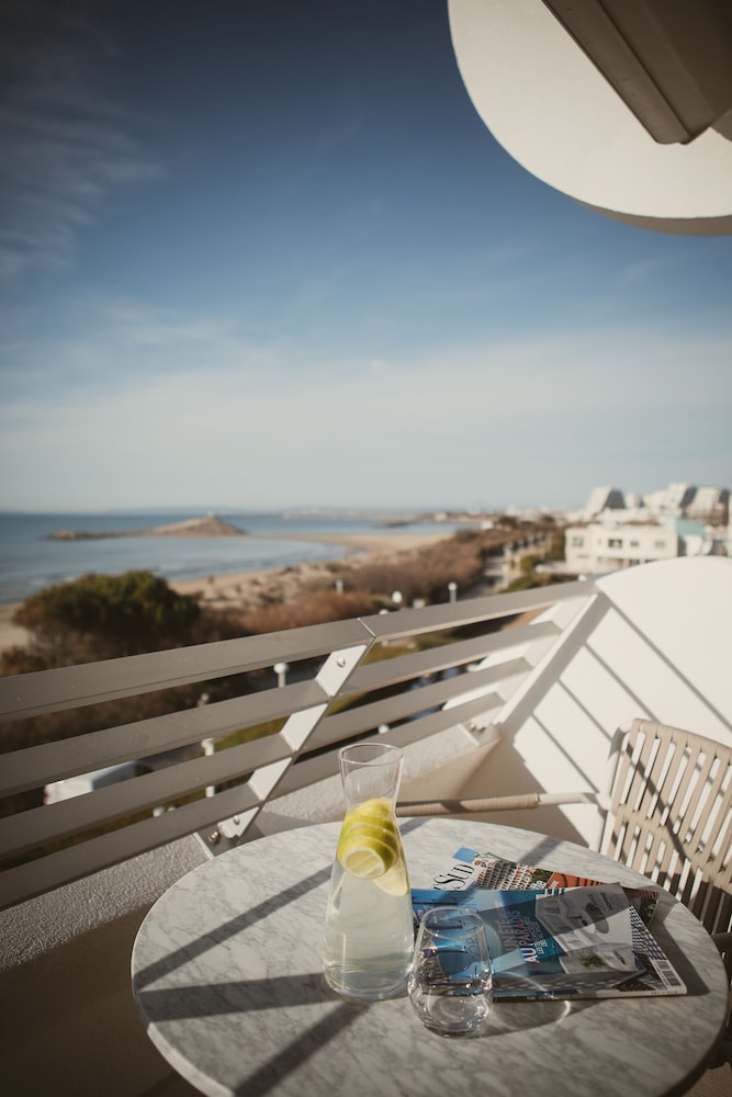 LA PLAGE ART ET EMOTIONS 40/47