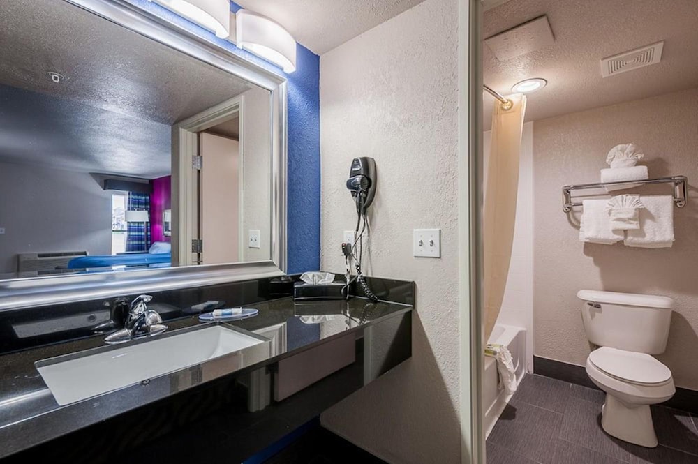Stratford House Inns - Edmond 24/26