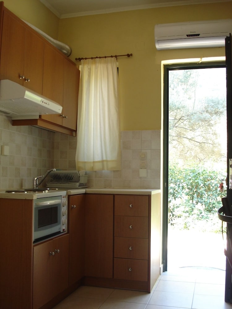Ionian Breeze Studios 30/30