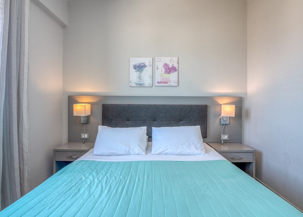 CHRISTINA BEACH HOTEL 20/65