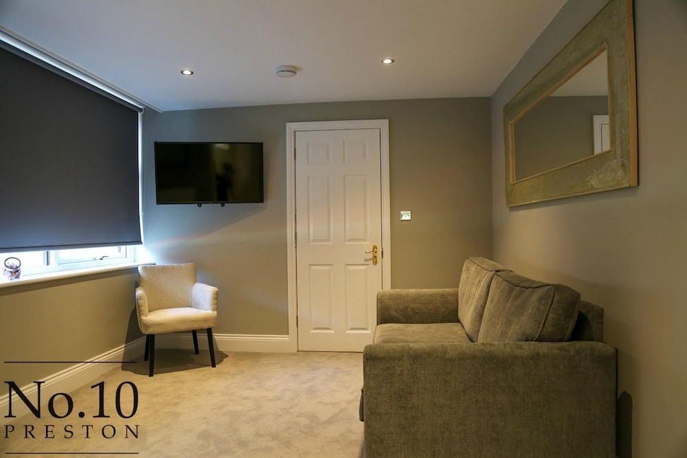 No.10 Preston 31/50