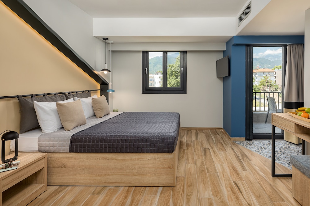 Pidna Apartments 7/23