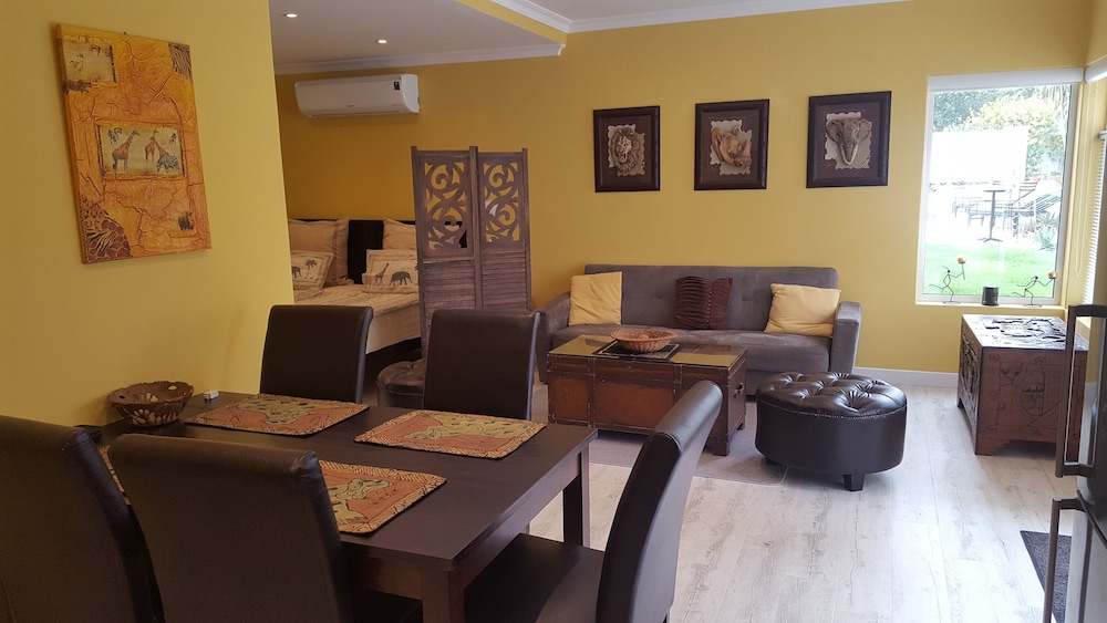 Constantia Cottages 18/50