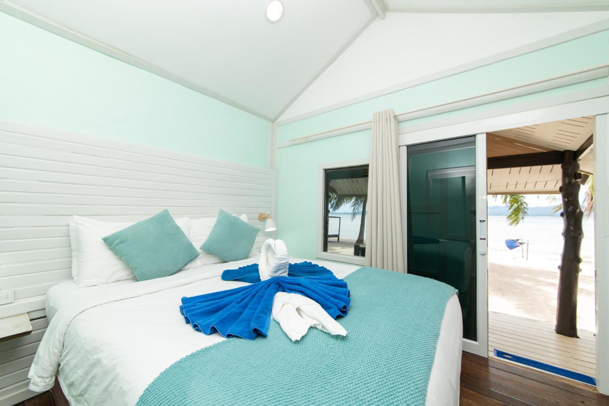 Bungalow, Beach Front