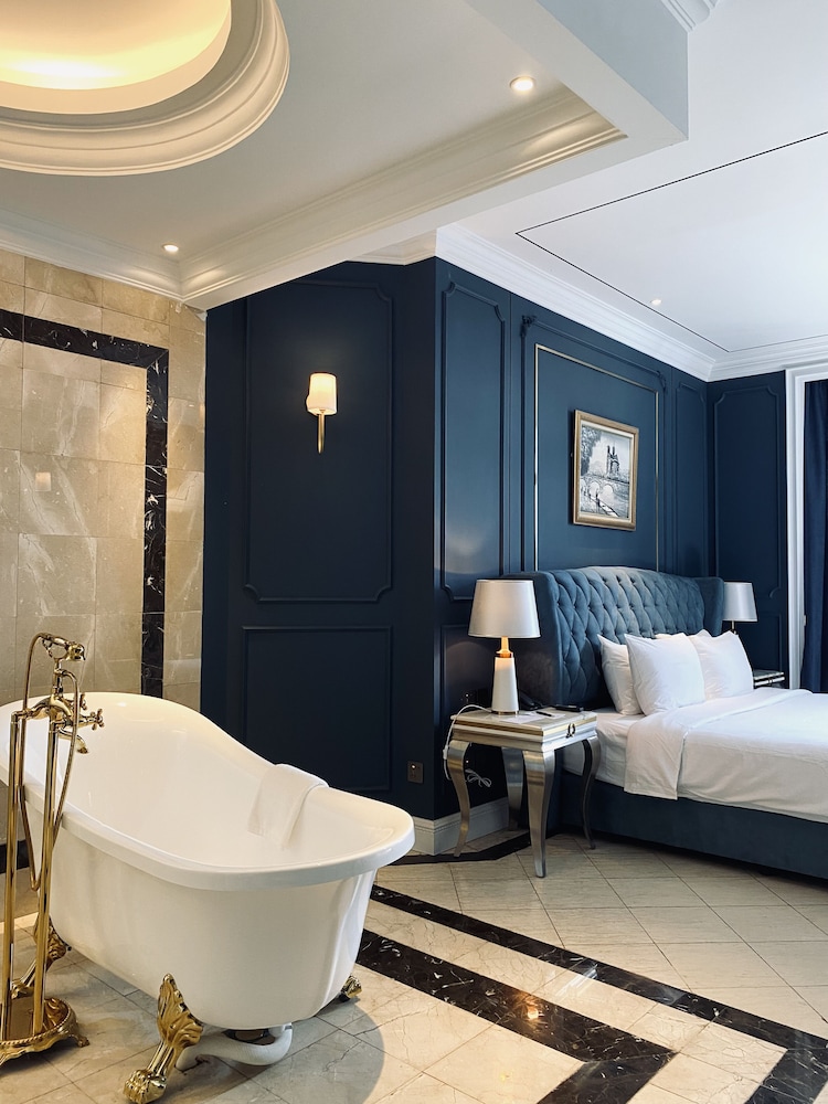Grand Eska Hotel & Suites 19/38