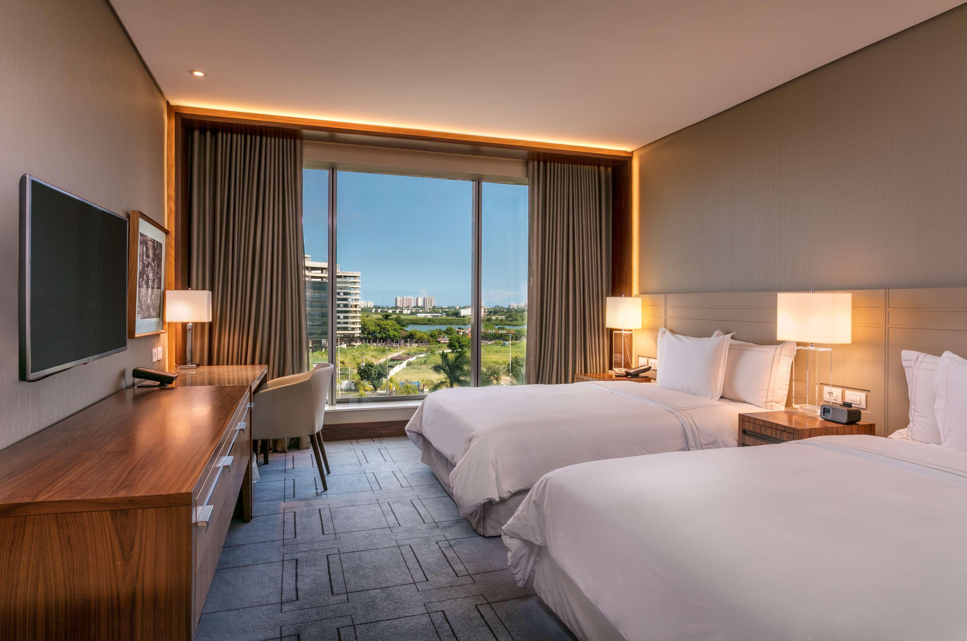 Deluxe, Twin Beds, Lagoon View