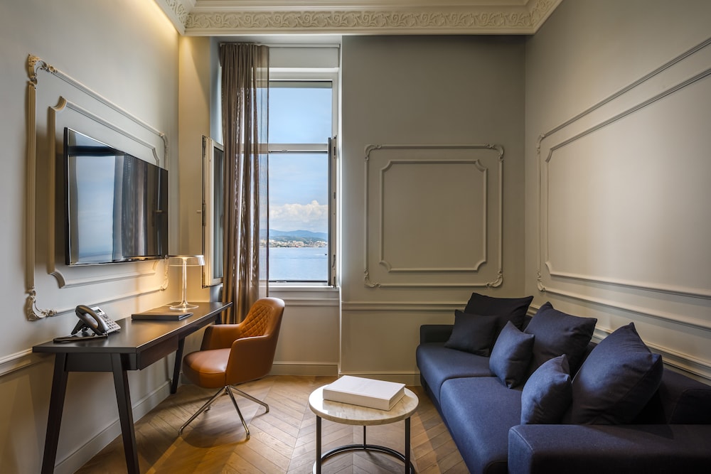 Hotel Ambasador 46/70