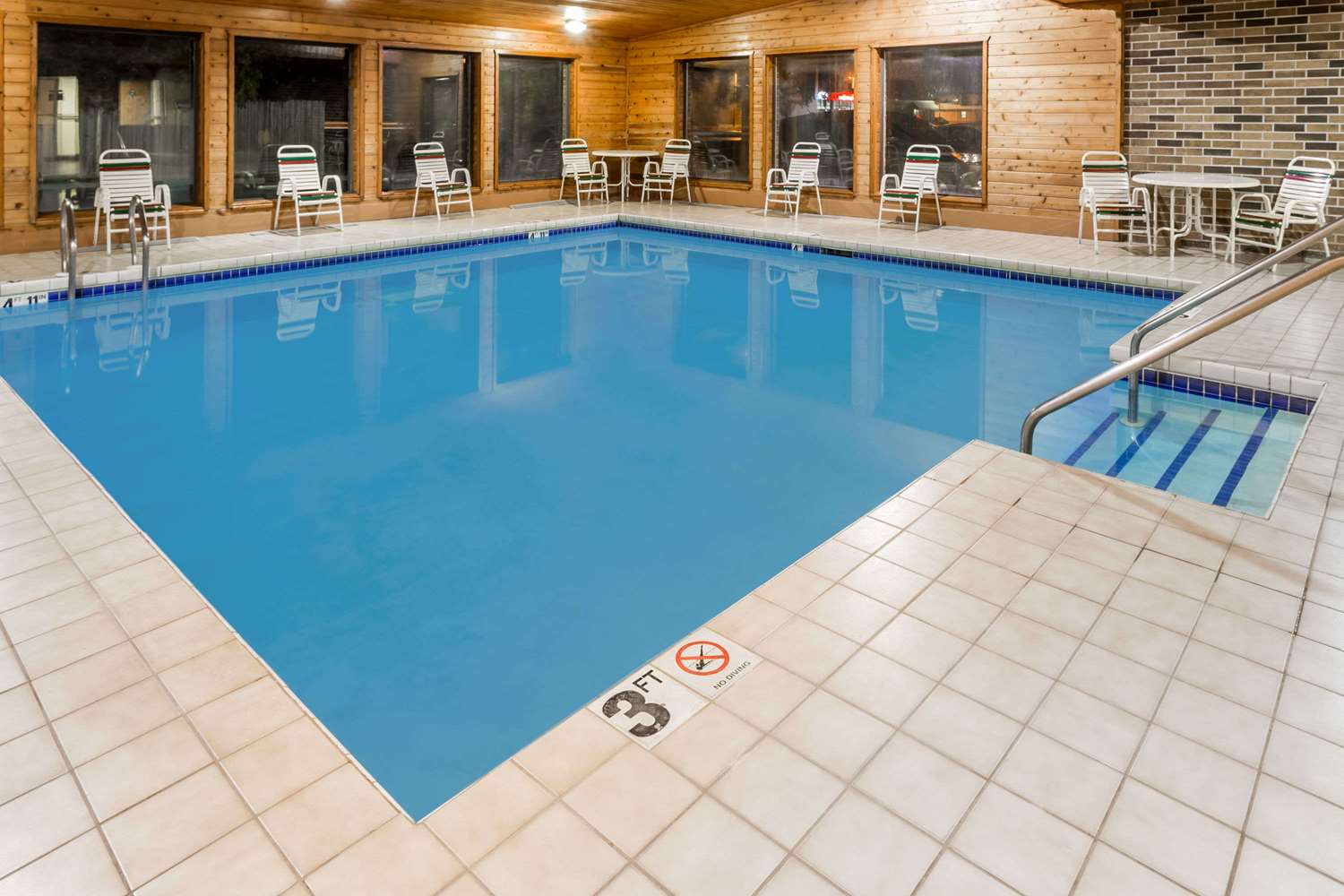 Days Inn by Wyndham Stoughton WI 8/10
