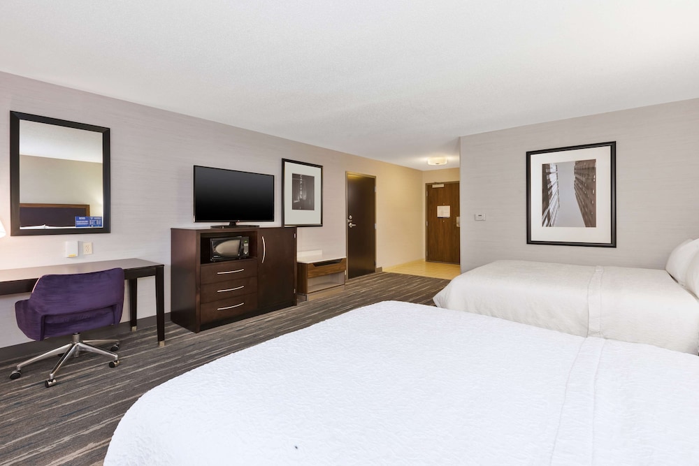 Hampton Inn and Suites Flint-Grand Blanc 13/46