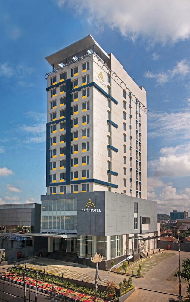 Arte Hotel Bandar Lampung 3/48
