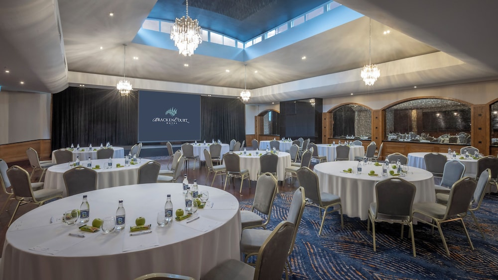 Bracken Court Hotel 48/60