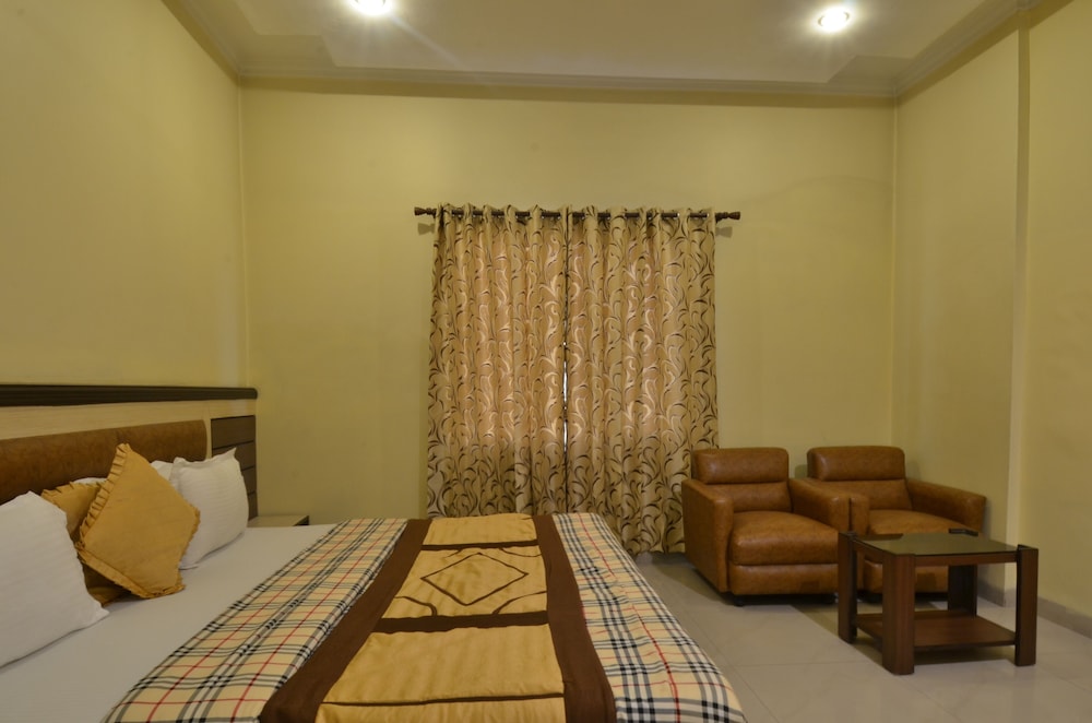 Hotel Sarovar Regency 20/27