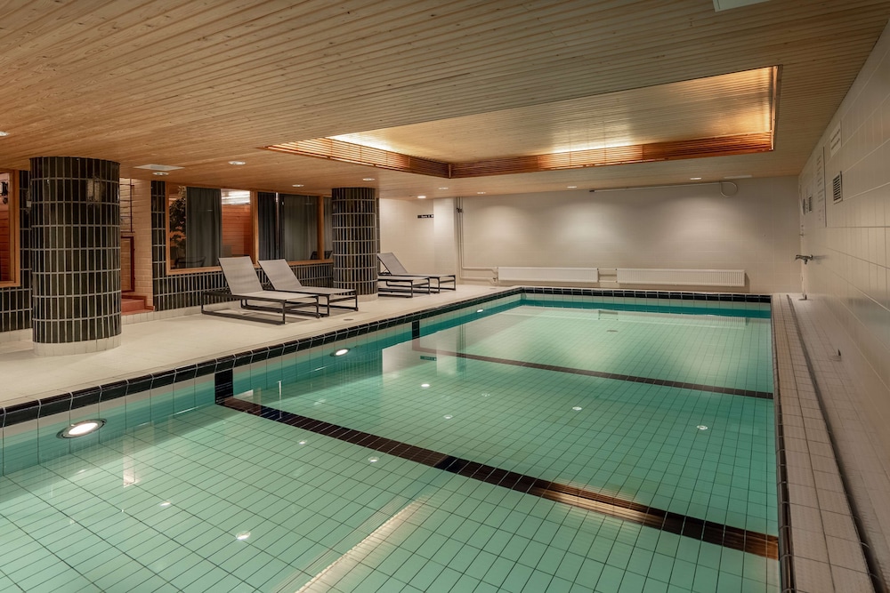 swimming pool spa