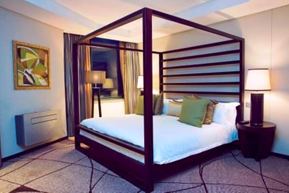 Premier Hotel East London ICC 25/75