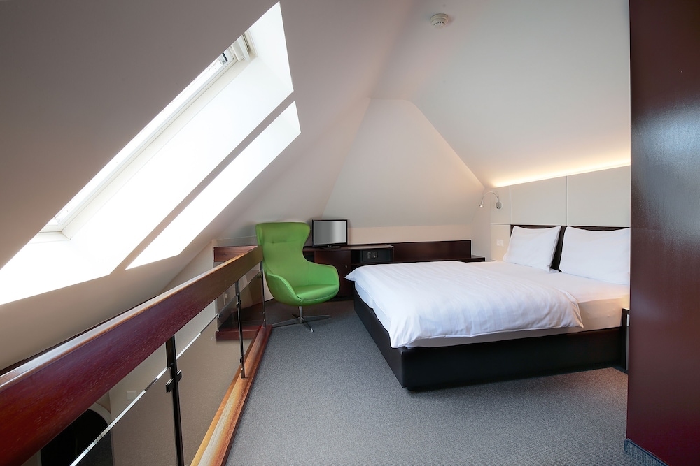 Junior Suite, Multiple Beds