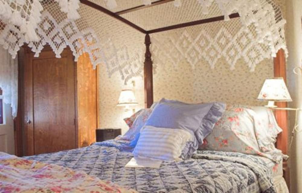 White Lace Inn 14/50