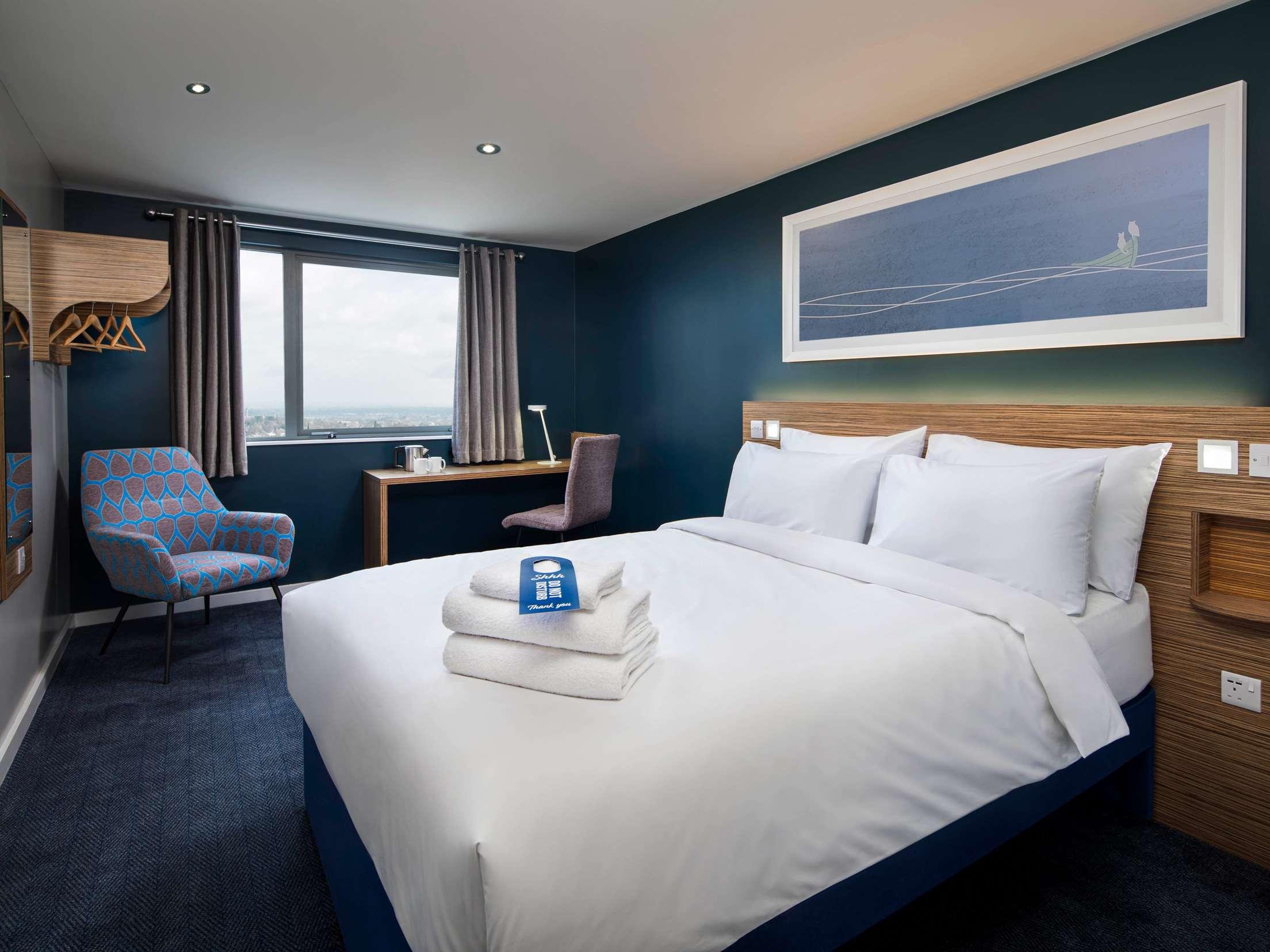 Travelodge Chertsey 8/27